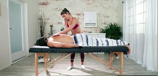 trendsClient made distracted babe Paige Owens so happy after she massage his body